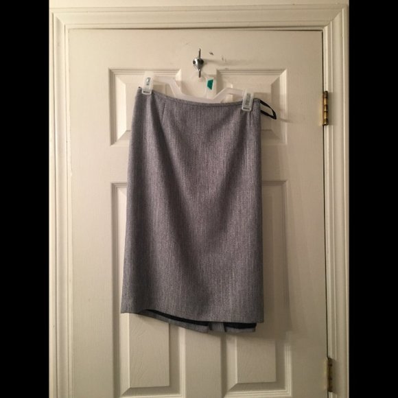 Le Suit 2 Pc Short Sleeve Jacket Skirt Suit Petite Gray Sz 8P #295 - Picture 3 of 6